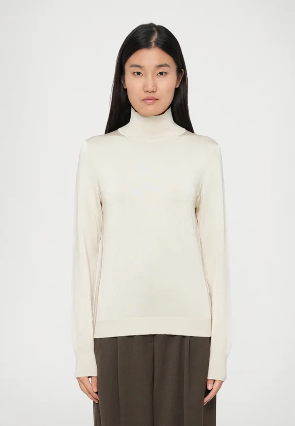 GLOSSY TURTLENECK SWEATER - Strickpullover - cream whit