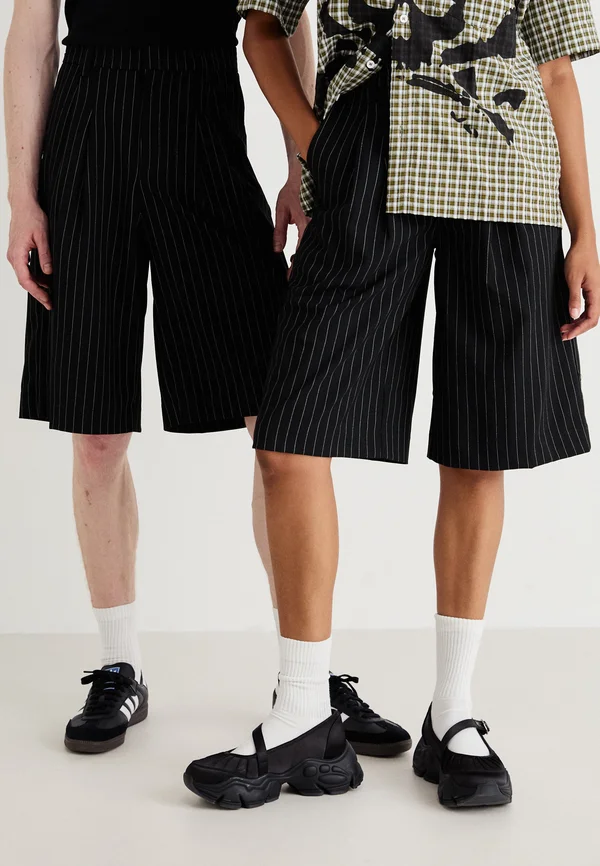 GOLIATH UNISEX - Shorts - black