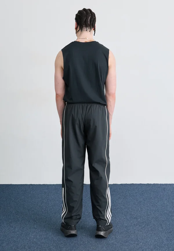 GRAPHIC  - Jogginghose - black