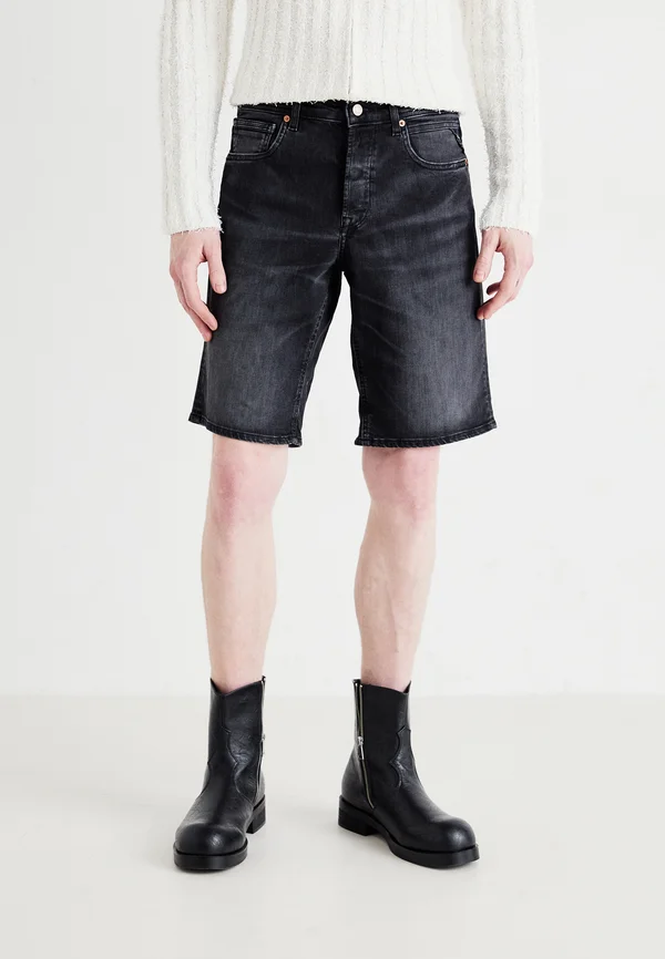 GROVER SHORTS - Jeans Shorts - black delavè