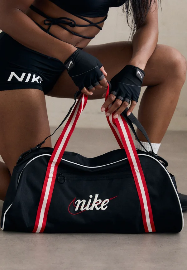 GYM CLUB RETRO - Sporttasche - black/university red/sail