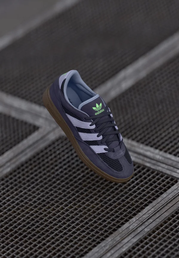 HANDBALL SPEZIAL ST UNISEX - Skateschuh - aurora black/silver violet/lime burst