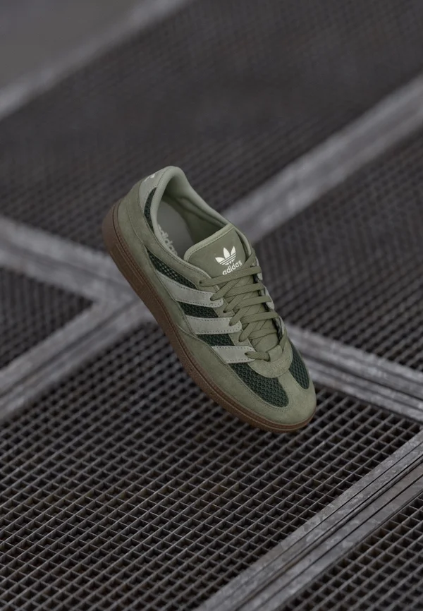 HANDBALL SPEZIAL ST UNISEX - Skateschuh - medium dark khaki/silver pebble/cream white