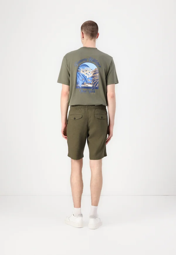 HARLEM SHORT - Shorts - army green