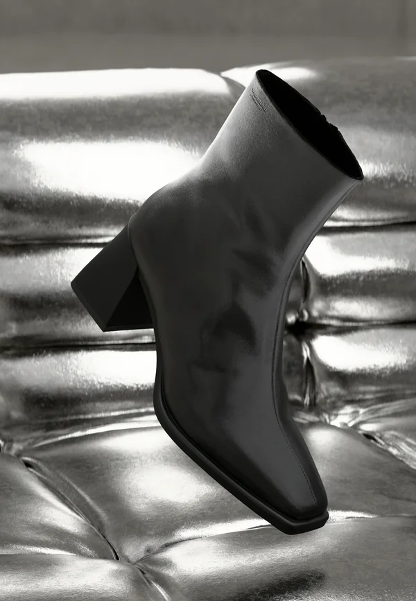 HEDDA - Stiefelette - black