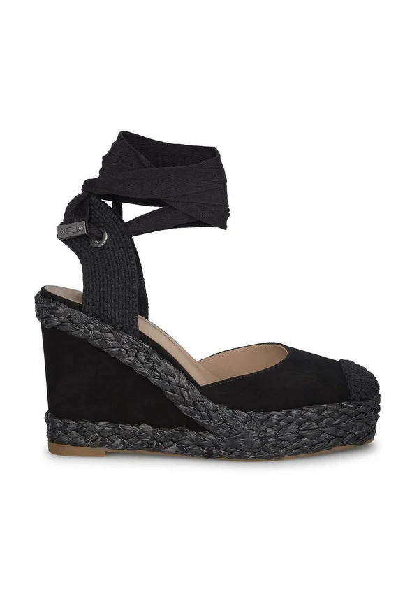 High Heel Pumps - black