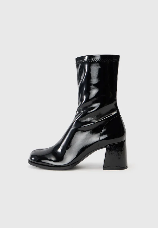 High Heel Stiefel - black