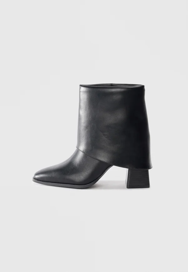 High Heel Stiefelette - black