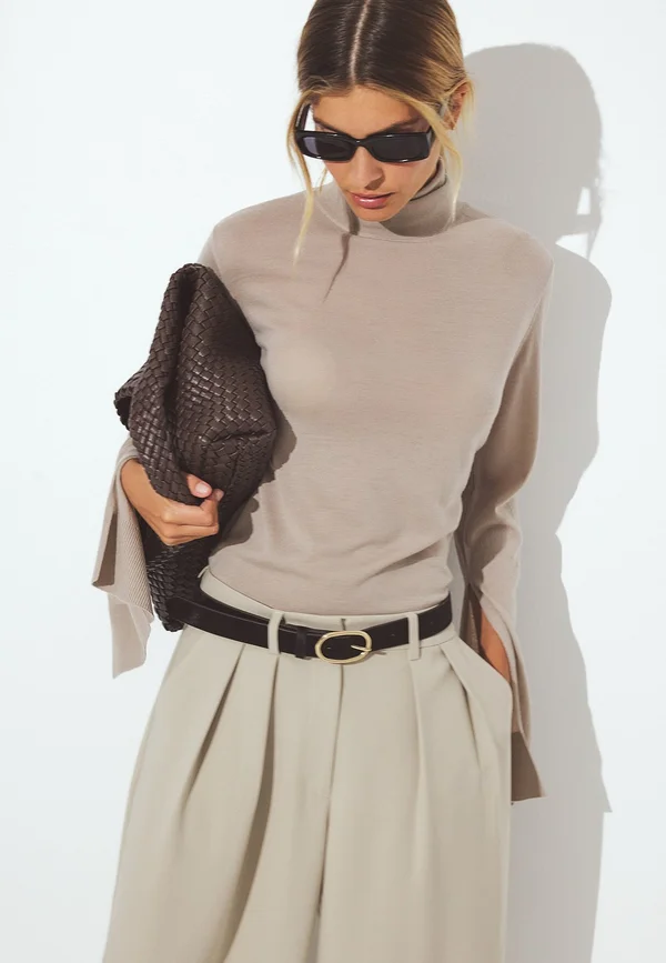 HIGH NECK - Strickpullover - beige