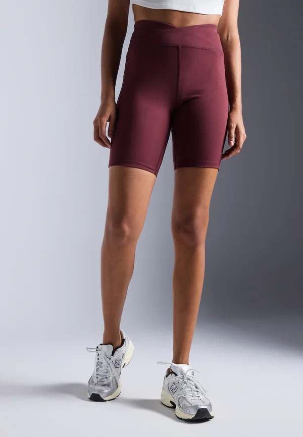 HIGH RISE CYCLING SHORTS OVERLAP V WAISTBAND - Tights - bordeaux