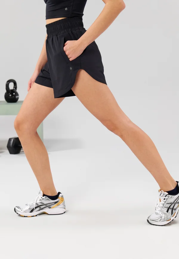 HIGH RISE RUNNING SHORTS - Kurze Sporthose - black
