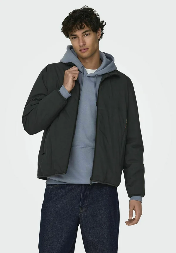 HOCH GESCHLOSSEN ELASTISCHE BÜNDCHEN TIEF ANGESETZTE SCHULTER - Leichte Jacke - black