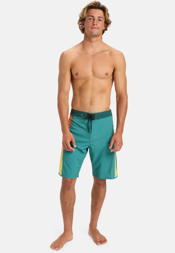 HOLMES - Badeshorts - green