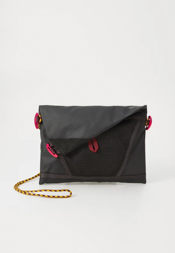 HRID ACCESSORY BAG 1.5L UNISEX - Umhängetasche - raven