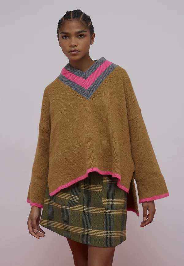 HUG - Strickpullover - camel