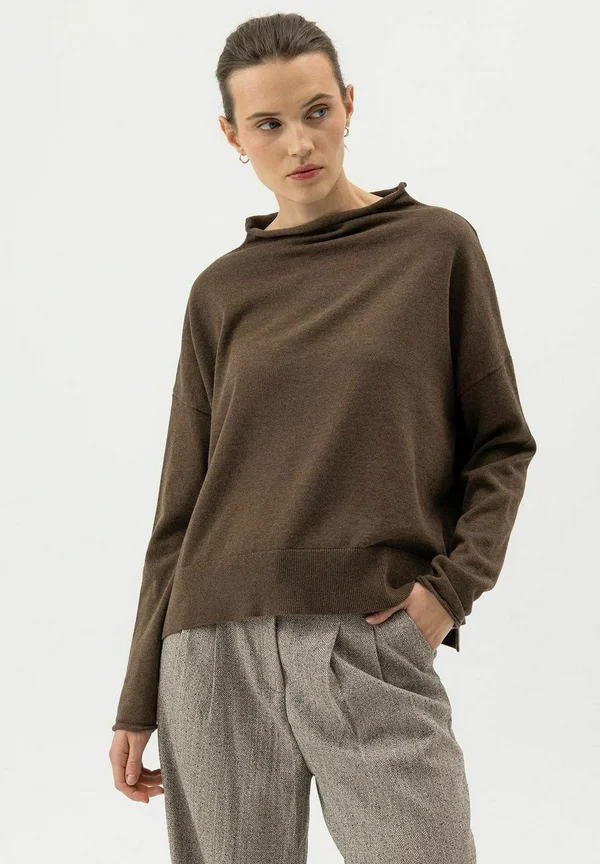 HULDA TURTLE - Strickpullover - teak mel