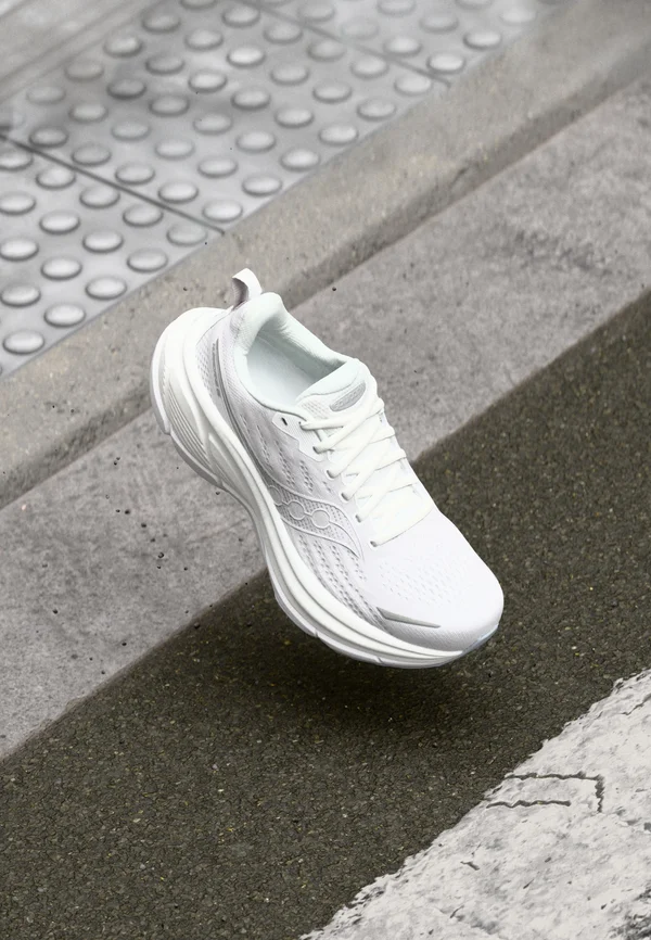 HURRICANE 25 - Laufschuh Straße - white