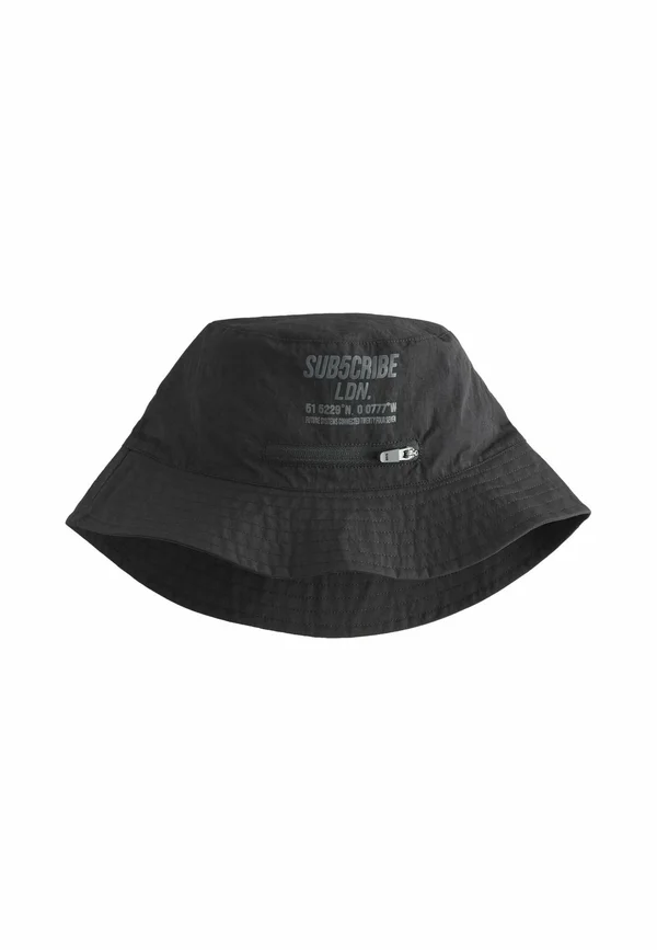 Hut - black subscribe