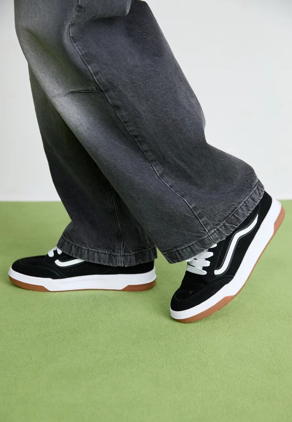 HYLANE UNISEX - Sneaker low - black/white/gum