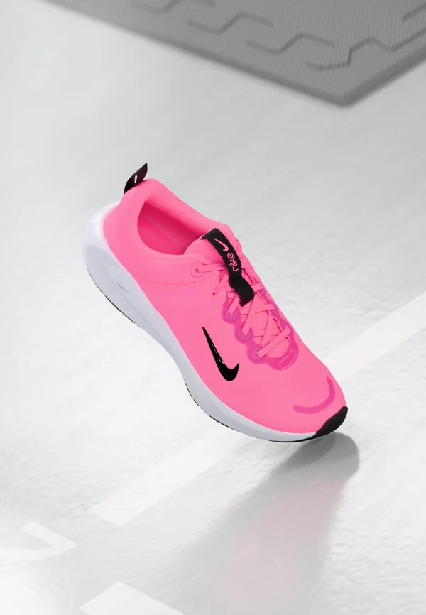 IN SEASON TR 14 - Trainingsschuh - pink spell/black/white