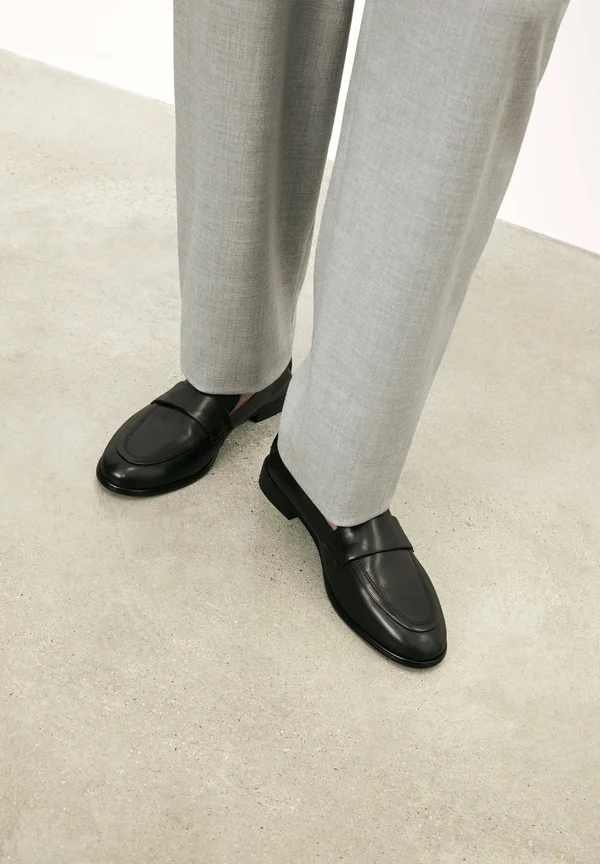 INDALI - Slipper - black