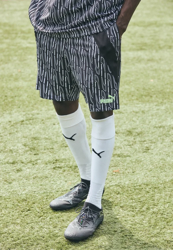 INDIVIDUAL FOOTBALL SHORT - Kurze Sporthose - black