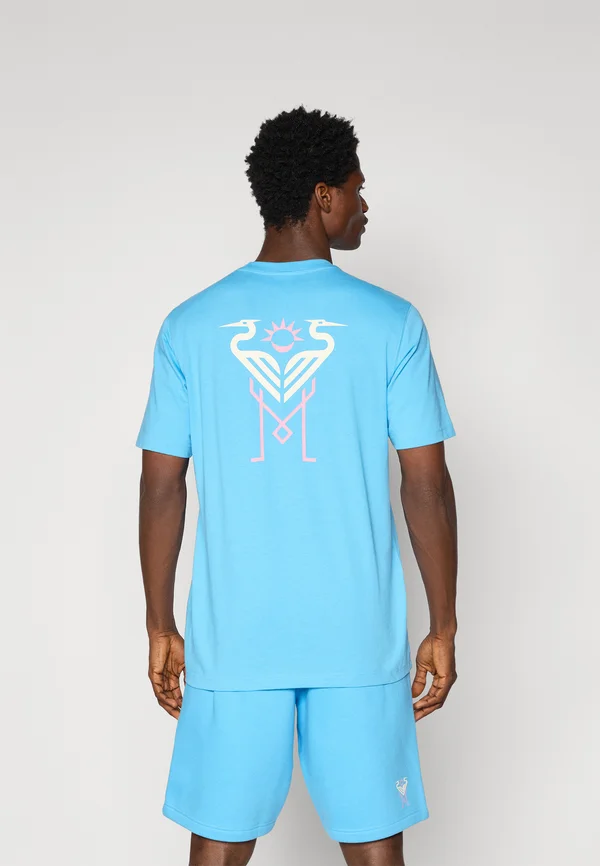 INTER MIAMI CF ORIGINALS VARSITY TRAVEL T-SHIRT - Vereinsmannschaften - semi blue burst/white tint