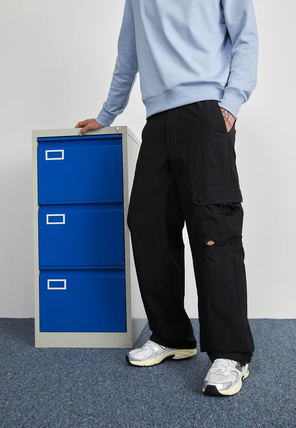 JACKSON PANT - Cargohose - black
