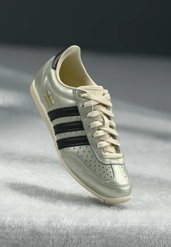 JAPAN - Sneaker low - alumina/core black/cream white