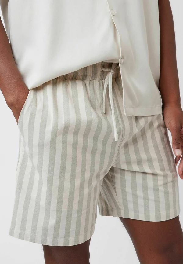 JENNUS - Shorts - light green
