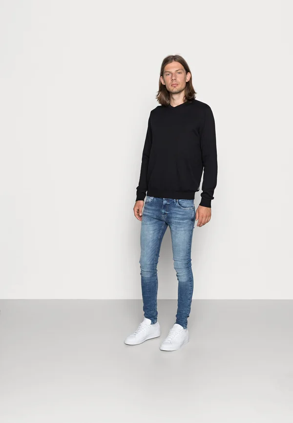 JJEBASIC V-NECK - Strickpullover - black