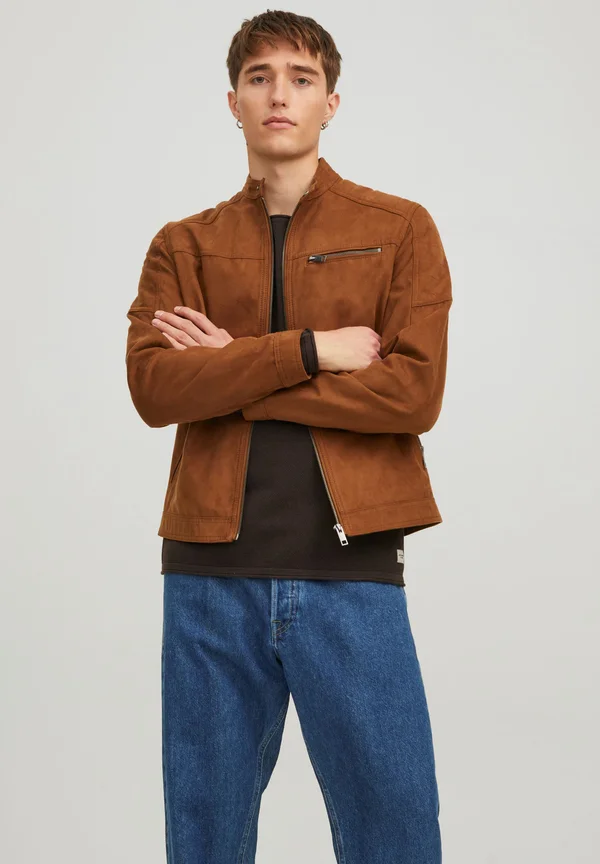JJEROCKY JACKET - Kunstlederjacke - cognac