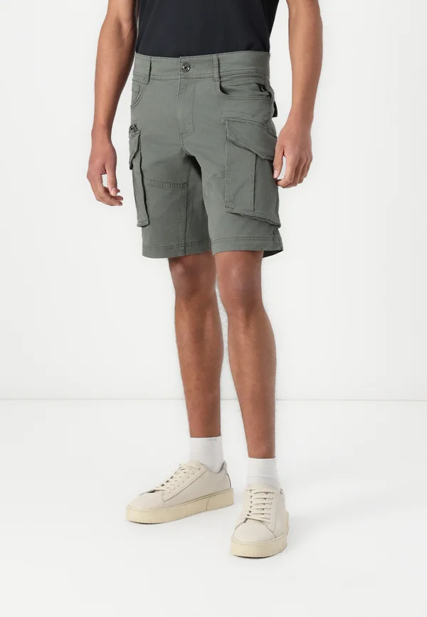JOE - Shorts - aviator green