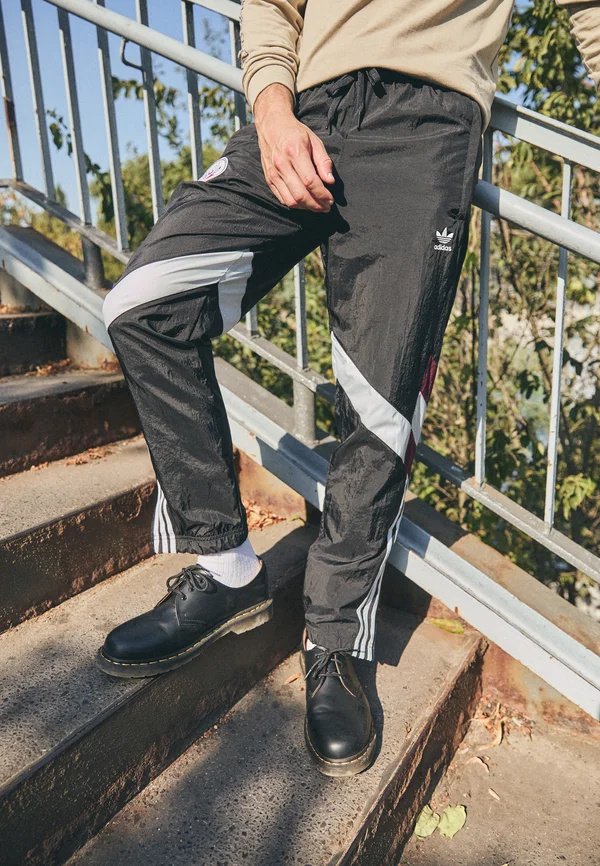 Jogginghose - black