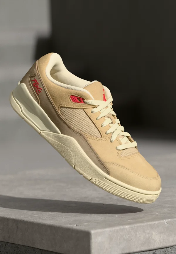 JORDAN FLIGHT COURT - Sneaker low - mushroom/fire red/desert camo/fossil