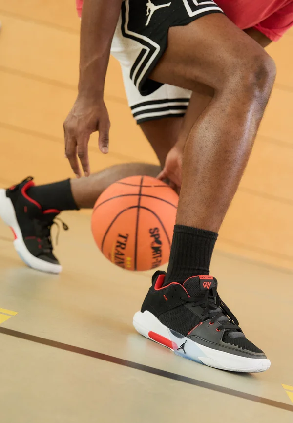 JORDAN ONE TAKE 5 - Basketballschuh - black/habanero red/white/anthracite