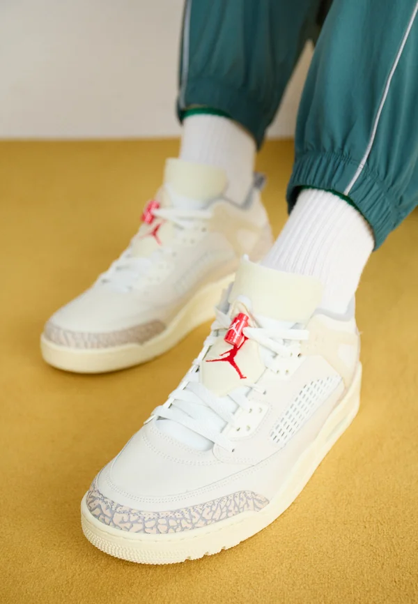 JORDAN SPIZIKE - Sneaker low - sail/university red/coconut milk/sandstone/smoke grey