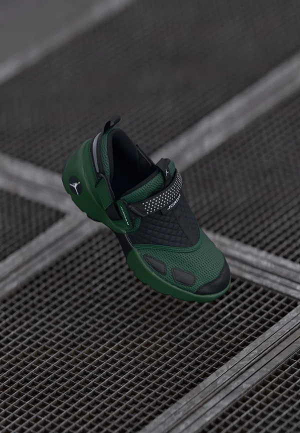 JORDAN TRUNNER LX - Sneaker low - fir/white/reflective silver-coloured/black