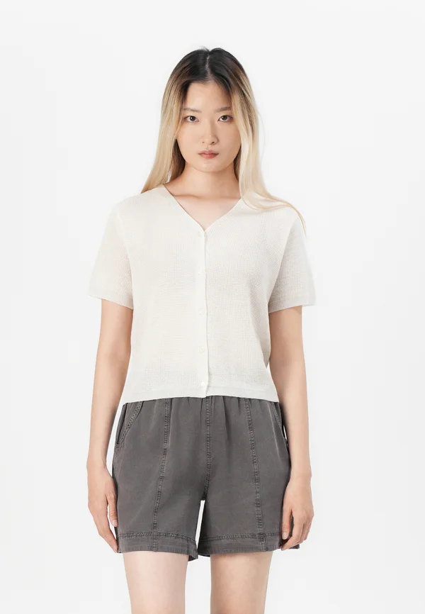 JUNHO - Strickjacke - white