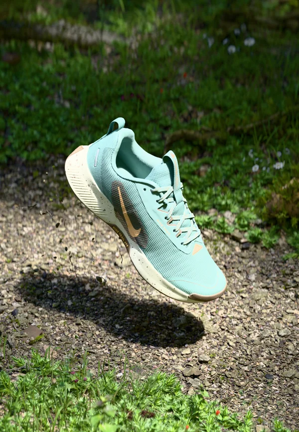 JUNIPER 3 - Laufschuh Trail - cannon/orange chalk/brown/soft pearl