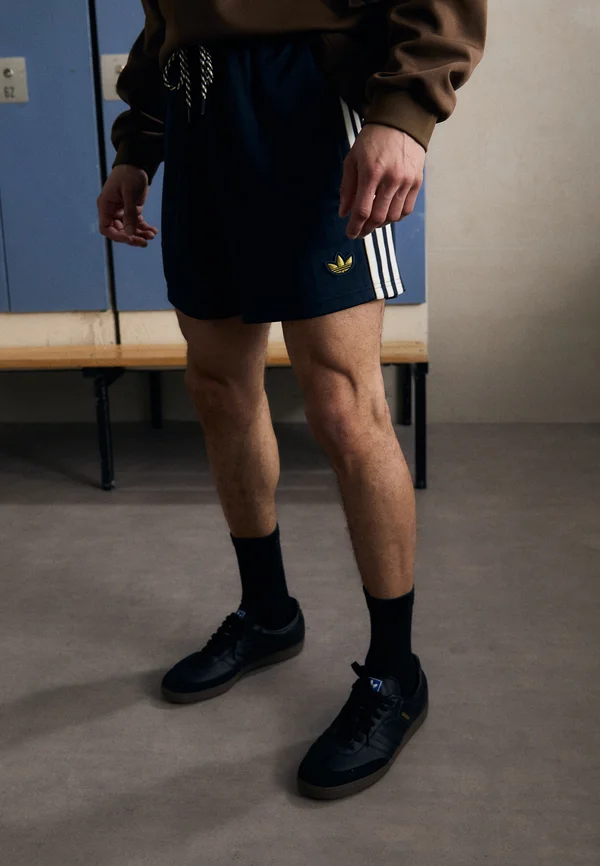 JUVENTUS ICON SHORT - Vereinsmannschaften - legend ink