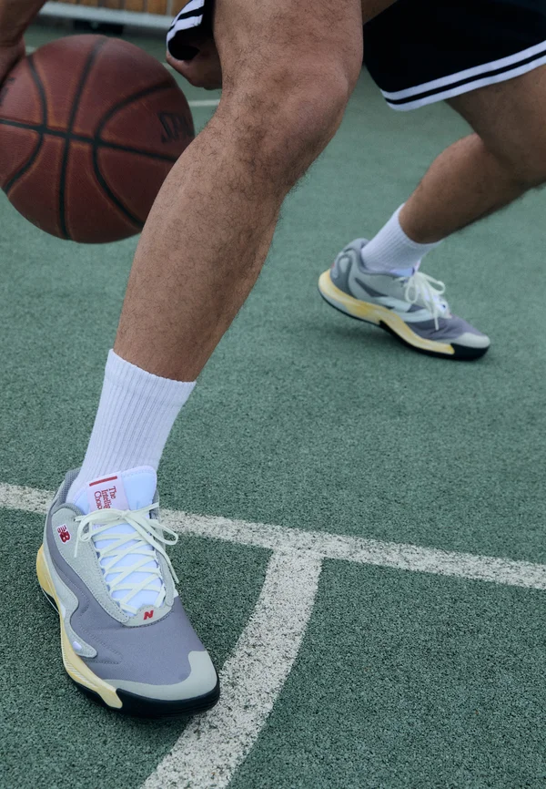 KAWHI IV  - Basketballschuh - grey