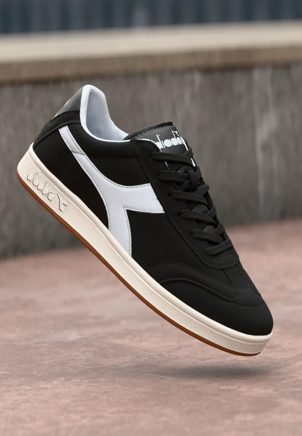 KICK - Sneaker low - black/white