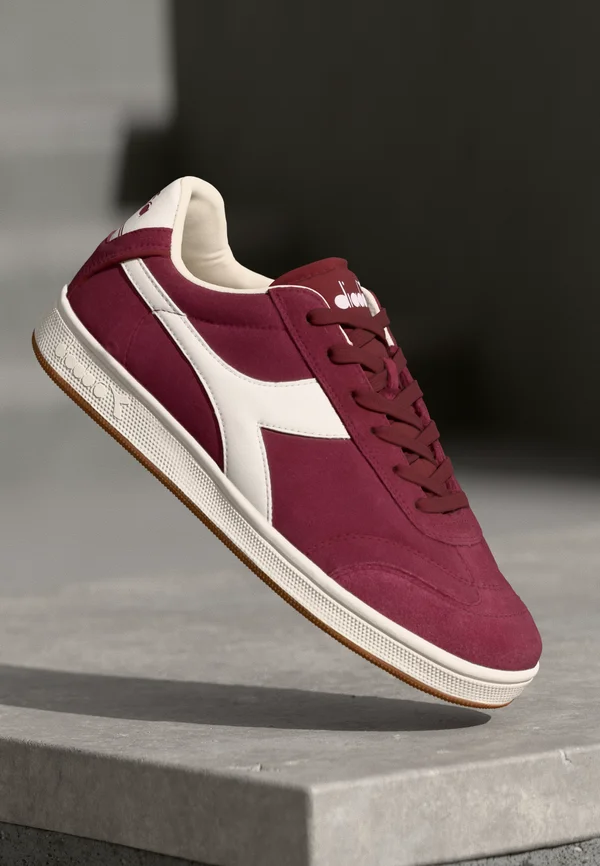 KICK - Sneaker low - tawny port/cloud dancer