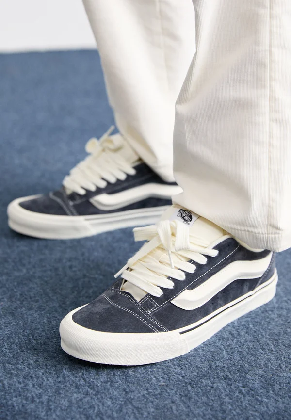 KNU SKOOL UNISEX - Skateschuh - gray