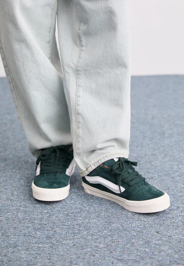KNU SKOOL UNISEX - Skateschuh - scarab