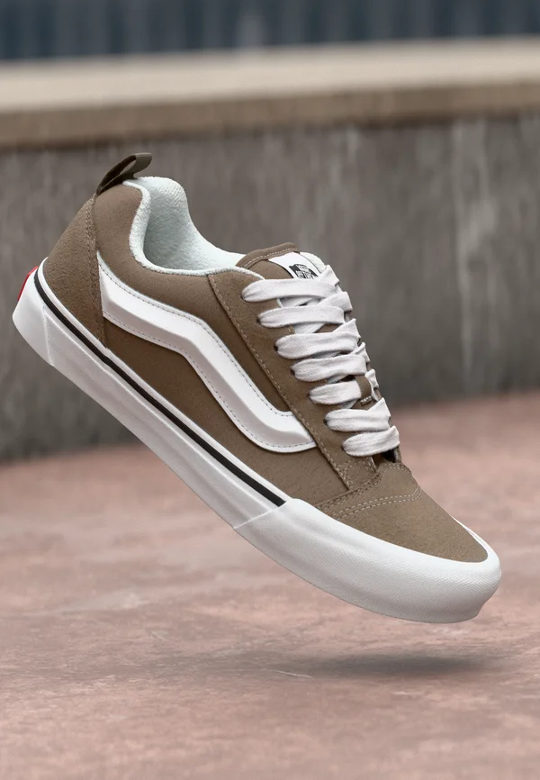KNU SKOOL UNISEX - Sneaker low - walnut