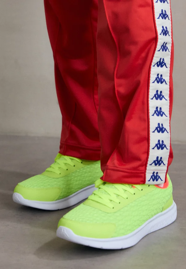 KOMBAT PERFORMANCE 6 BASE UNISEX - Trainingsschuh - lime green