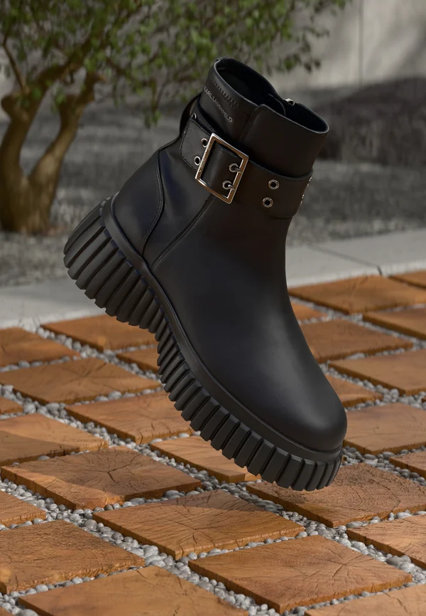 KREEPER WEDGE BUCKLE MIDI BOOT - Cowboy-/Bikerstiefelette - black