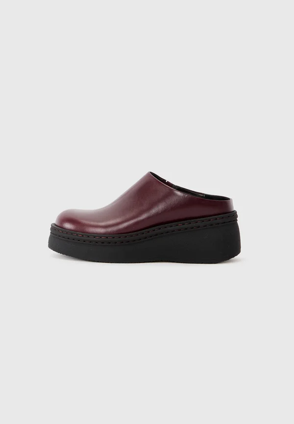 KRISTI - Pantolette flach - burgundy
